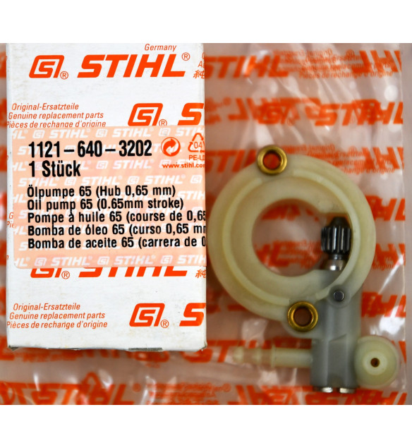 Stihl Original 11216403202 Ölpumpe für 024,026,MS 240, 260 C, MS240, MS260, NEU